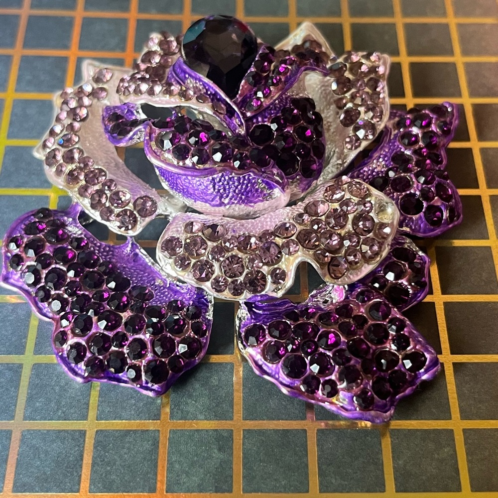 Flower Rhinestone Embellishments - Picture 8 of 11